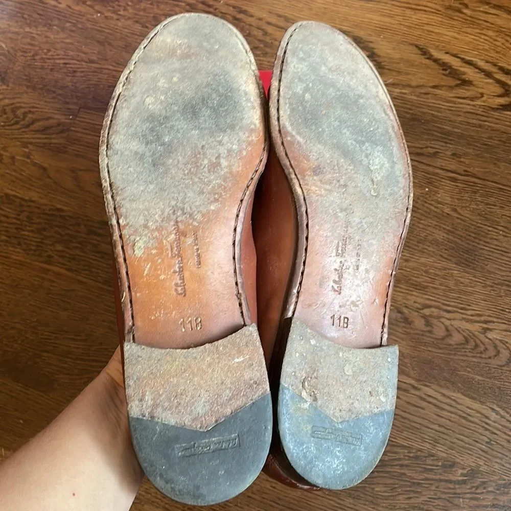 Vtg Salvatore Ferragamo “Varo” mahogany/brown slip on loafers‎ on original box
